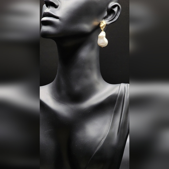 Elegant Pearl Drop Earrings - Picture 3 of 6